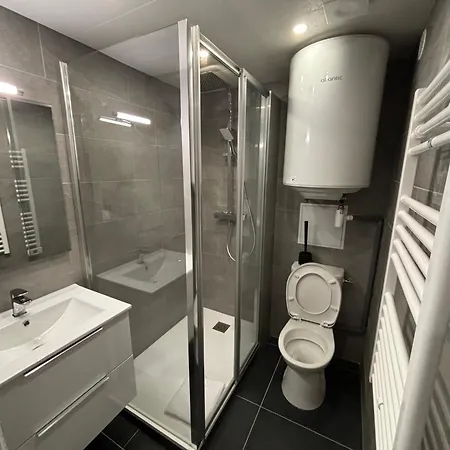 Palais Des Festivals Meuble * Cannes